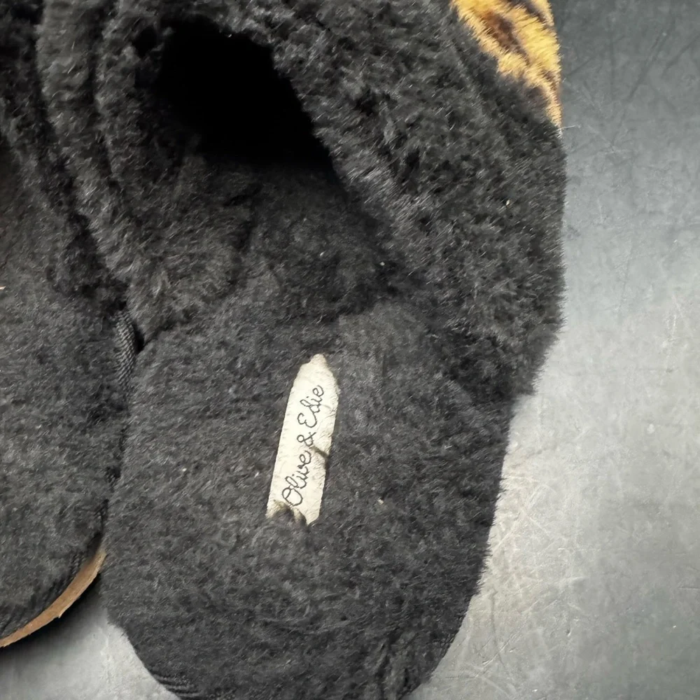 Olive & Edie Cheetah Print Furry Slippers Girls Size 13/1 Rubber Soles Faux Fur